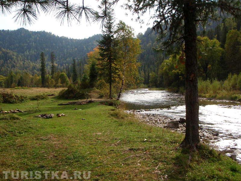 На берегу реки Иогач
