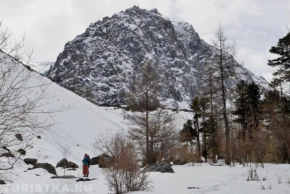 "Очень оригинальный наряд для посещения Актру" 