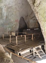 Денисова пещера