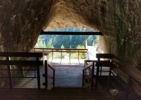 Денисова пещера