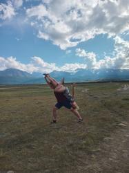 Алтай : Фотоконкурс : Смехотурики 2025 : Делайте так каждый день, и ваша спина не будет болеть. Курайская степь