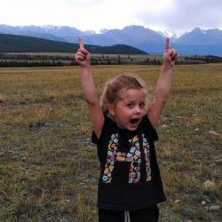 1. Мама, папа и вся родня, ищите на Алтае меня... Курайская степь