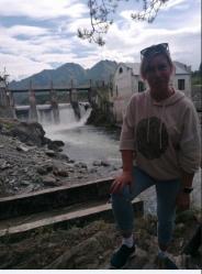 2. Везде обман, а на картинке все больше. Село Чемал.