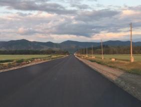 Свежий асфальт на участке Талда - Тюнгур в 2021 году