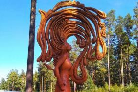 Скульптура «Бирюзовая Катунь». Автор - Дмитрий Трухин