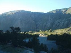 Турбазы в Горном Алтае : Базы на перевале Кату-Ярык  : База отдыха «Куркуре» : Река Чулышман около базы