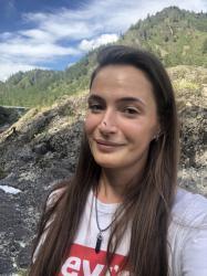 1. Мухе виднее, куда садиться . Село Анос Республика Алтай.