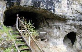 Денисова пещера