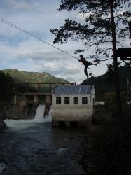 Горный Алтай : Чемальская ГЭС : Раскачивание после падения в Крутом пике