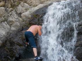 1. О! Тепленькая пошла Тропа вдоль реки Чульча к водопаду Учар