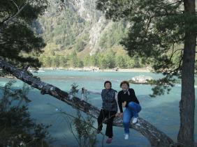 2. Все утром было хорошо: и речка, и лесок, подружки рядышком сидят. Но дунул ветерок...»  Река Катунь за Чемалом.