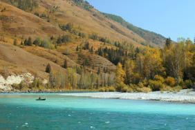 Фотоконкурс Золотая осень на Алтае 2020.Рыбак в с.Тюнгур Дата:05.09.2017