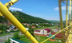 Горный Алтай : Парк развлечений в селе Ая : Вид с колеса обозрения на село Ая