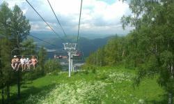 Горный Алтай : Кресельный подъемник в Манжероке  : Подъемн на гору Синюха