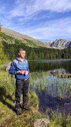 1. Нам на Алтае не надобно чаю! Пью сразу из озера, отвечаю Каракольские озера Алтай.