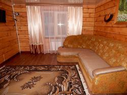 Горный Алтай : Телецкое озеро : Усадьба Теремок : Комната отдыха в Благоустроенном домике