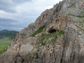 Лестница к пещере