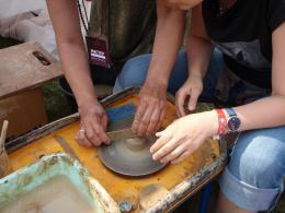 Горный Алтай Талда : Фестиваль ВОТЭТНО-2012 : Гончарный круг под руководством Ольги Рябчиковой
