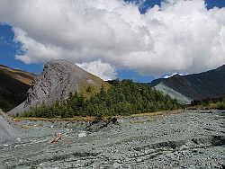 Горный Алтай : Ущелье Ярлу : Ущелье Ярлу разделяется на две долины
