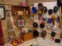Алтайские головные уборы представлены в музее