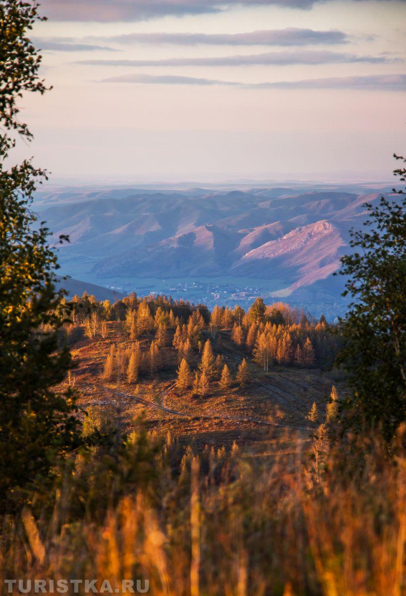 Алтай. Вид с горы Сердцево на с.Чинета