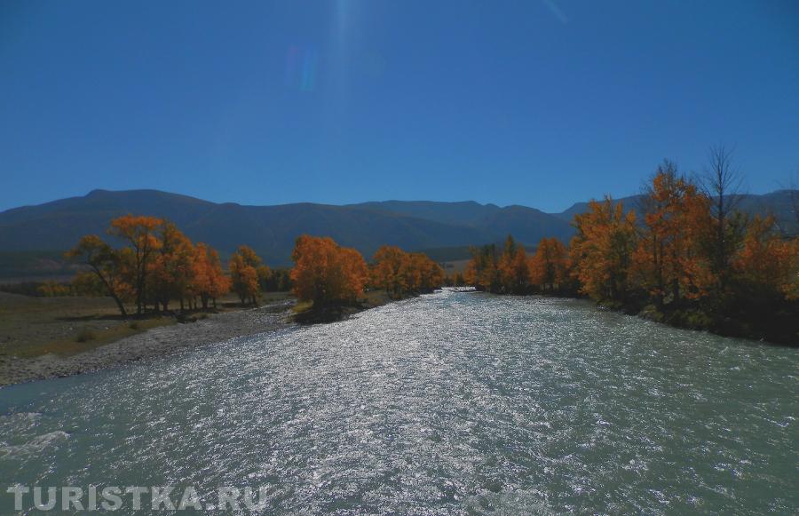Мост через реку Чуя.