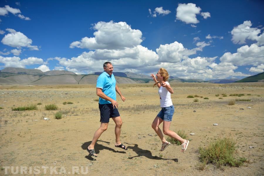 1. "Любовь нечаянно нагрянет, как этот камень у реки..." Река Катунь Ильгуменский порог.
