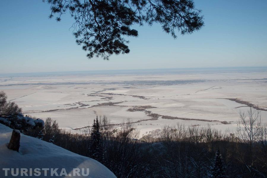 Вид на предгорья