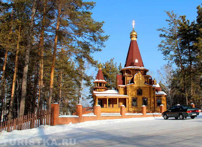 Деревянная церковь в с. Ларичиха