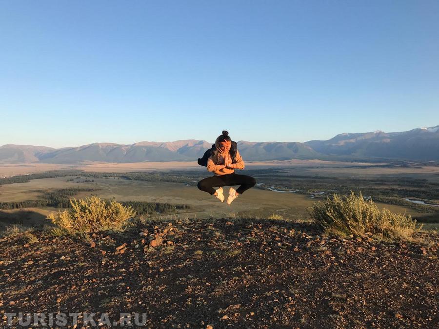 "Медитирую в воздухе. А вам слабо?)"