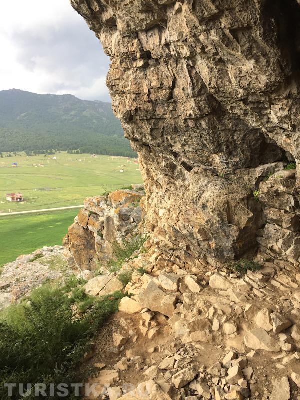 Вид от пещеры