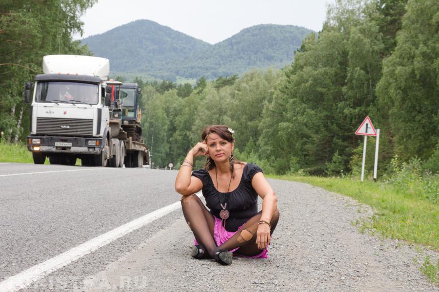 Сижу такая, среди Алтая. Чуйский тракт вблизи с. Манжерок.