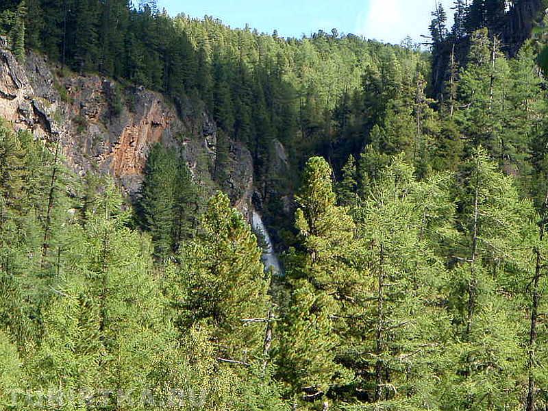 Водопад Текелю с левого берега р. Аккем