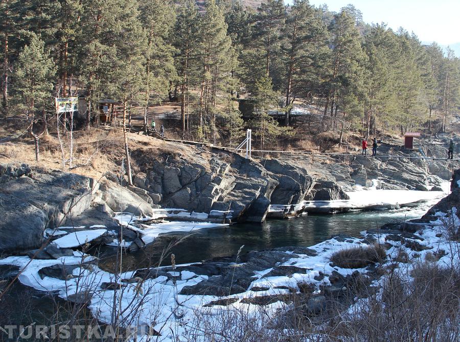 Мостик через реку Чемал