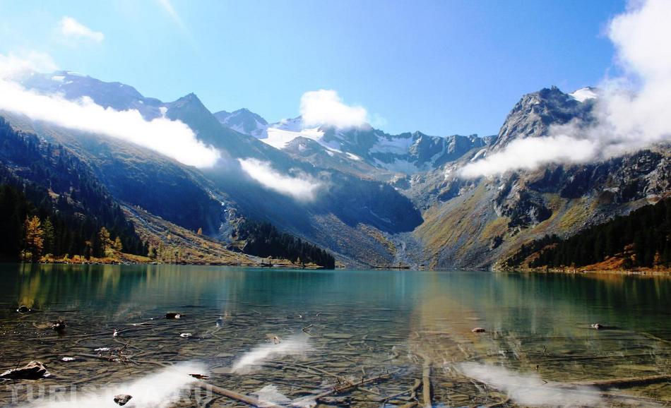 Верхнее Мультинское озеро в облаках : Горный Алтай