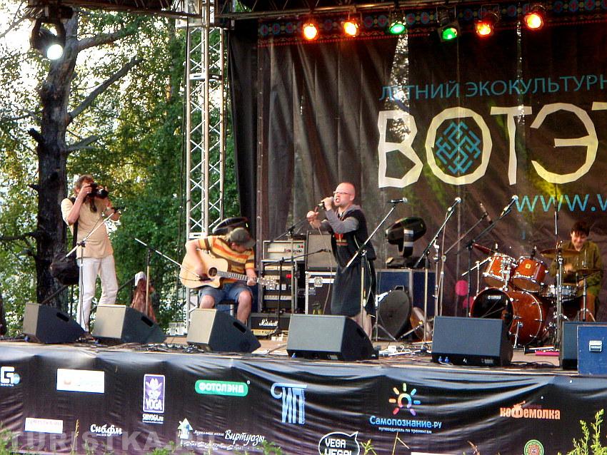 Выступление группы «ОдноНО»