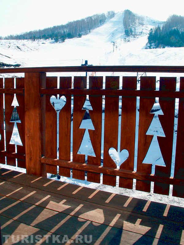 Вид из Шале на гору Яковка