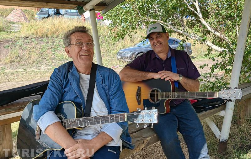 Фестиваль Звенигора 2025 на Алтае на озере Саввушки