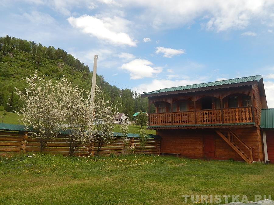 Общий вид 4-х местного домика