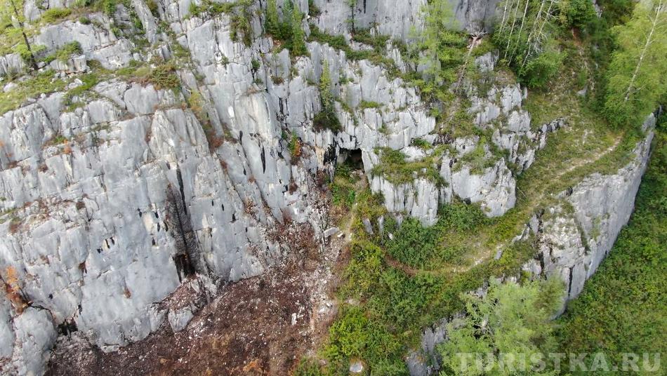 Второй вход в пещеру