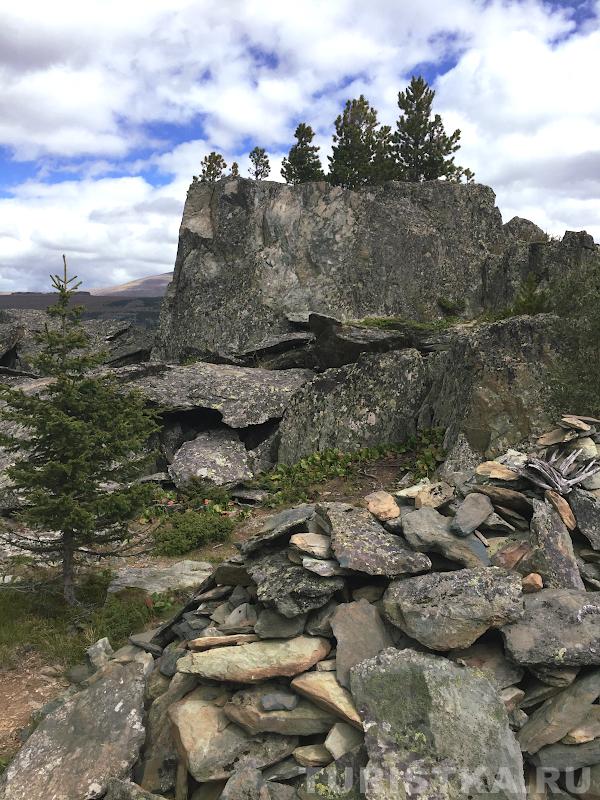 На скалах Ласточкино гнездо