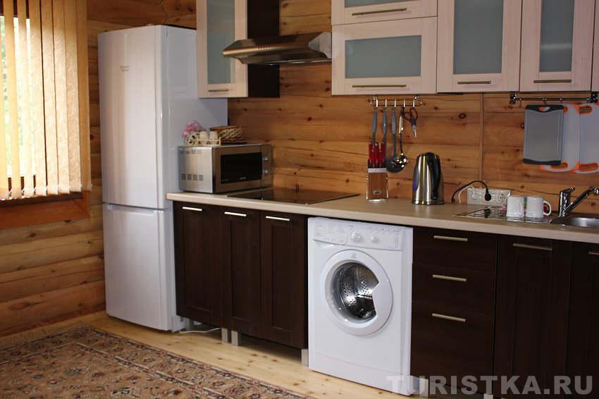 Кухонная зона в Коттедже 1