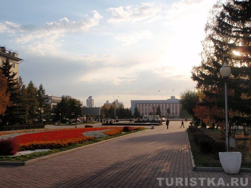 Площадь Советов. Вид на Здание Администрации Алтайского края