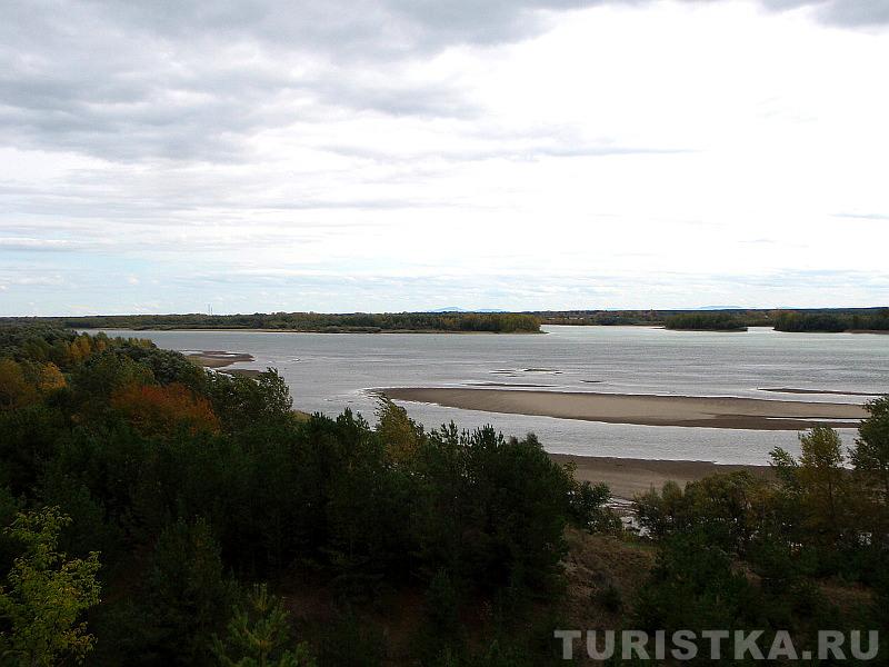 Место слияния Бии и Катуни и остров Иконникова