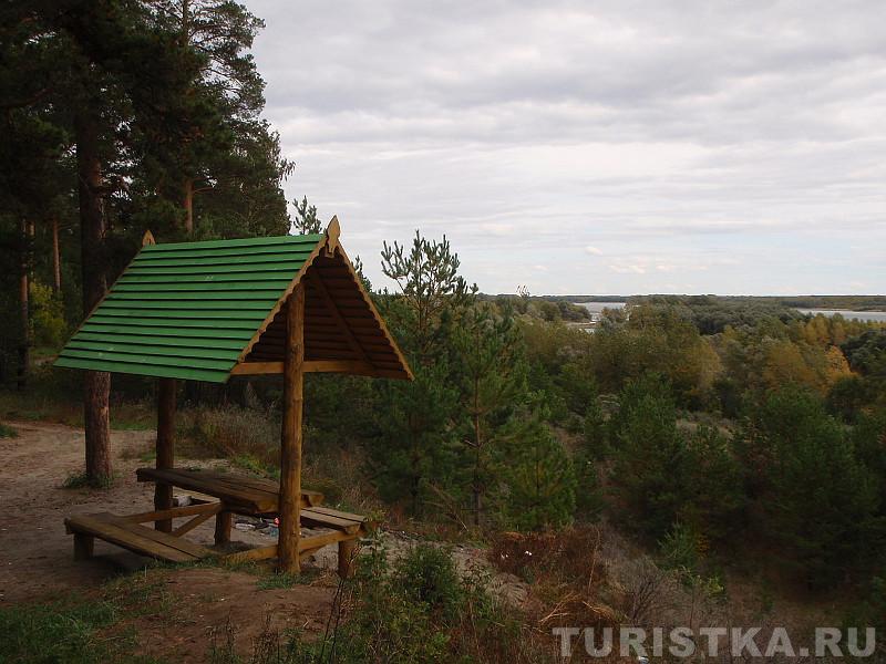 Беседка на берегу новообразованной Оби
