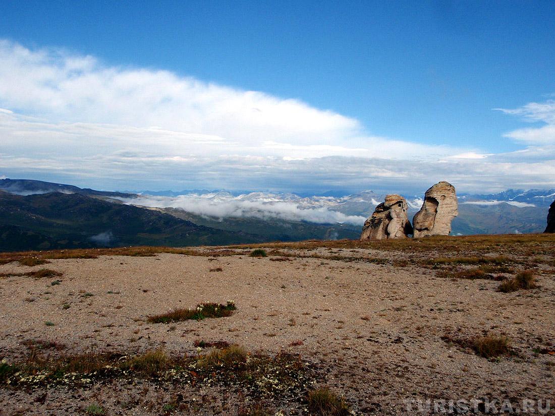 Вид на Катунский хребет
