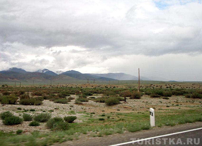 Чуйская степь с дороги