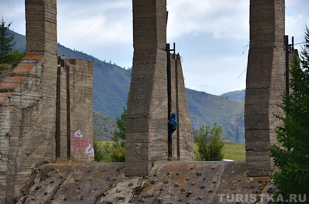 Бетонные опоры