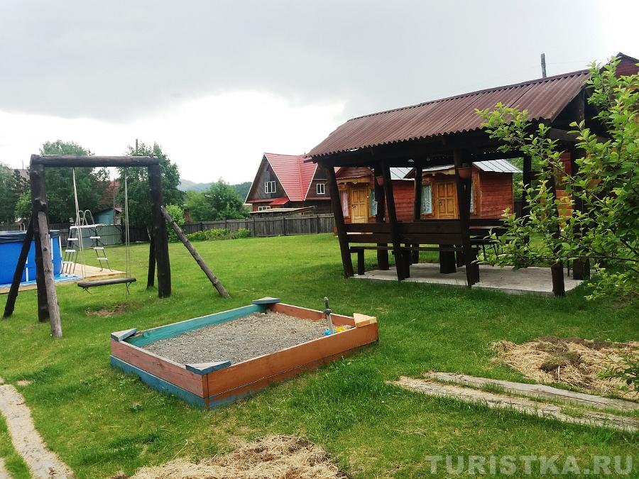 Песочница, качели, бассейн
