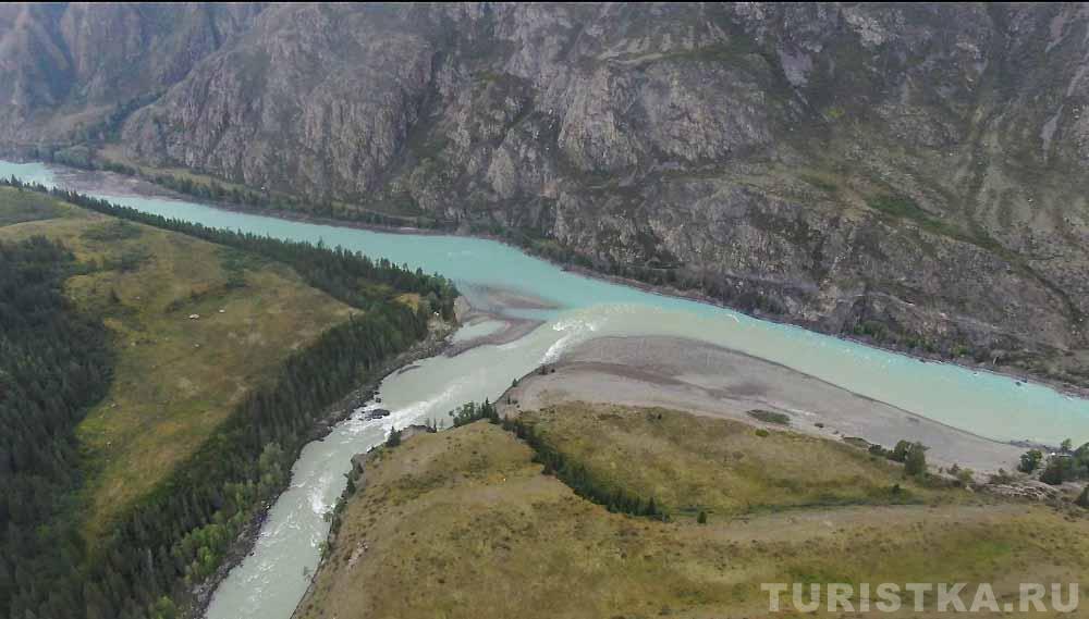 Аргут впадает в бирюзовую Катунь